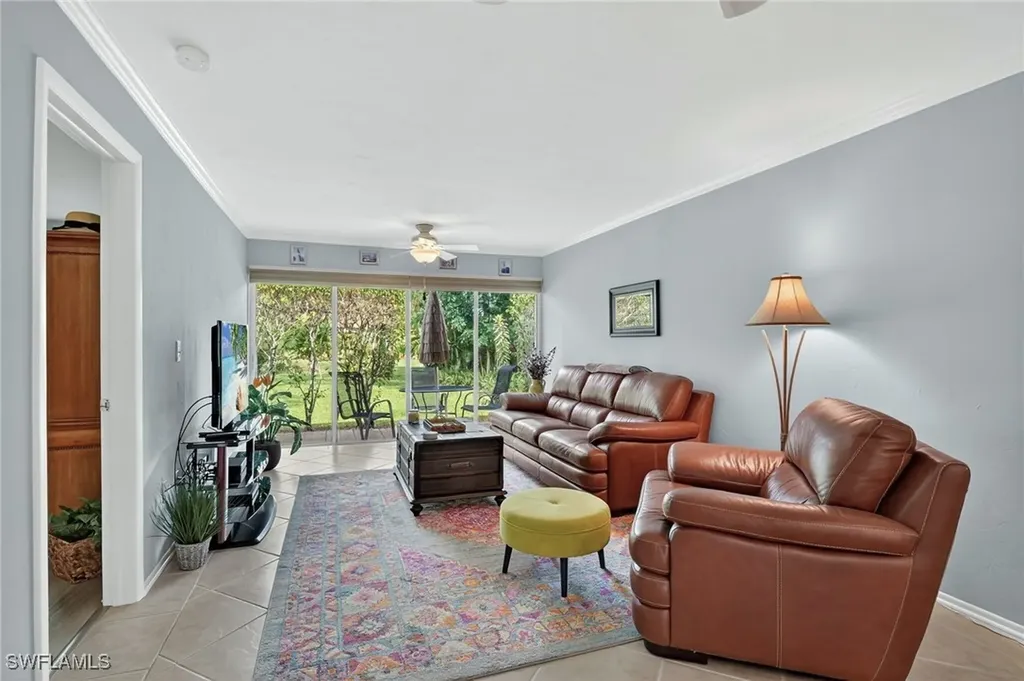 1009 Pine Isle Lane S Naples FL 34112