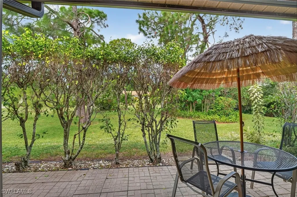 1009 Pine Isle Lane S Naples FL 34112