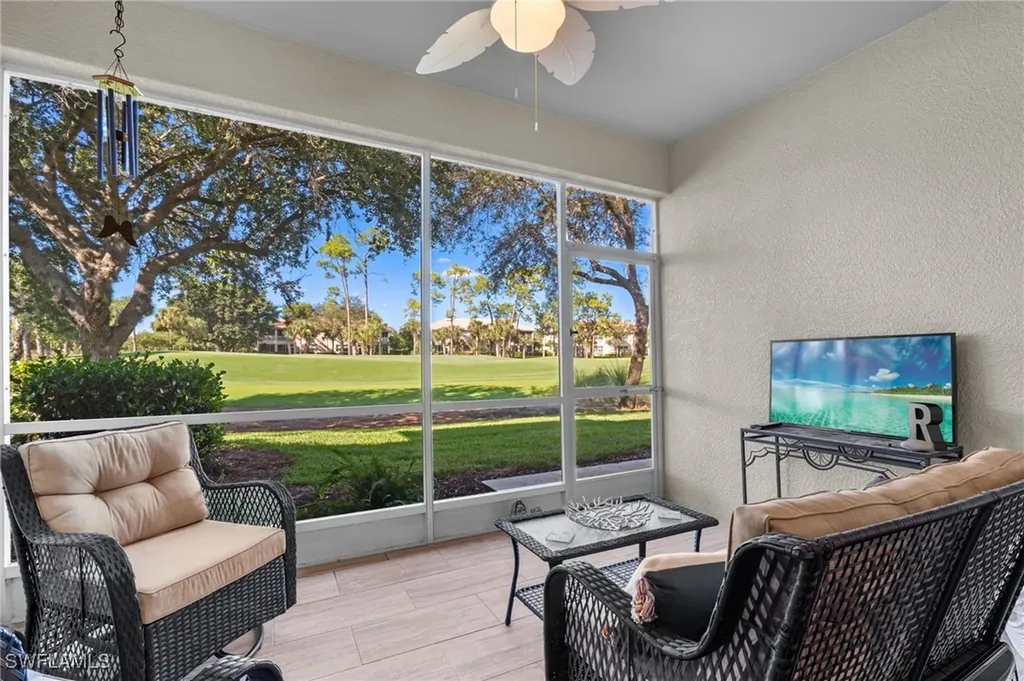 Naples FL, 3965 Bishopwood Court E, Unit 103