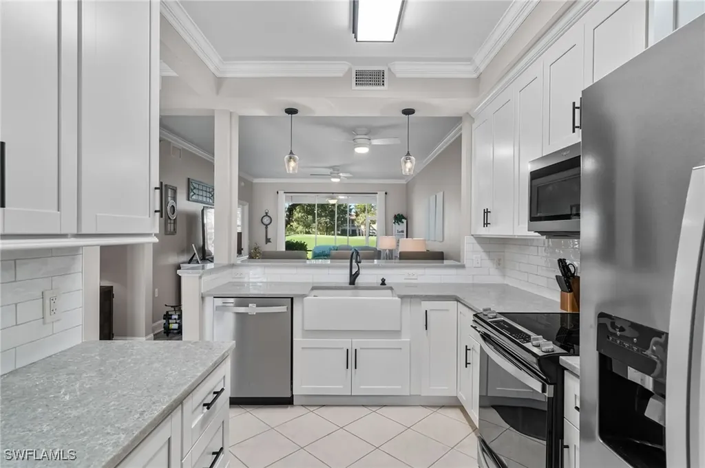 3965 Bishopwood Court E Naples FL 34114