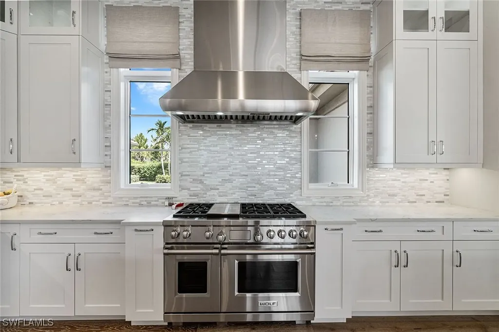 6188 Freemont Drive Naples FL 34119