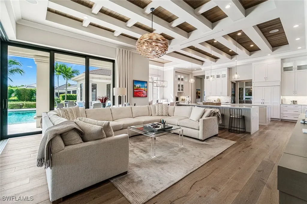 6188 Freemont Drive Naples FL 34119