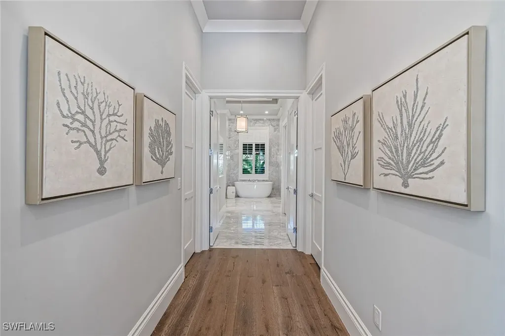 6188 Freemont Drive Naples FL 34119