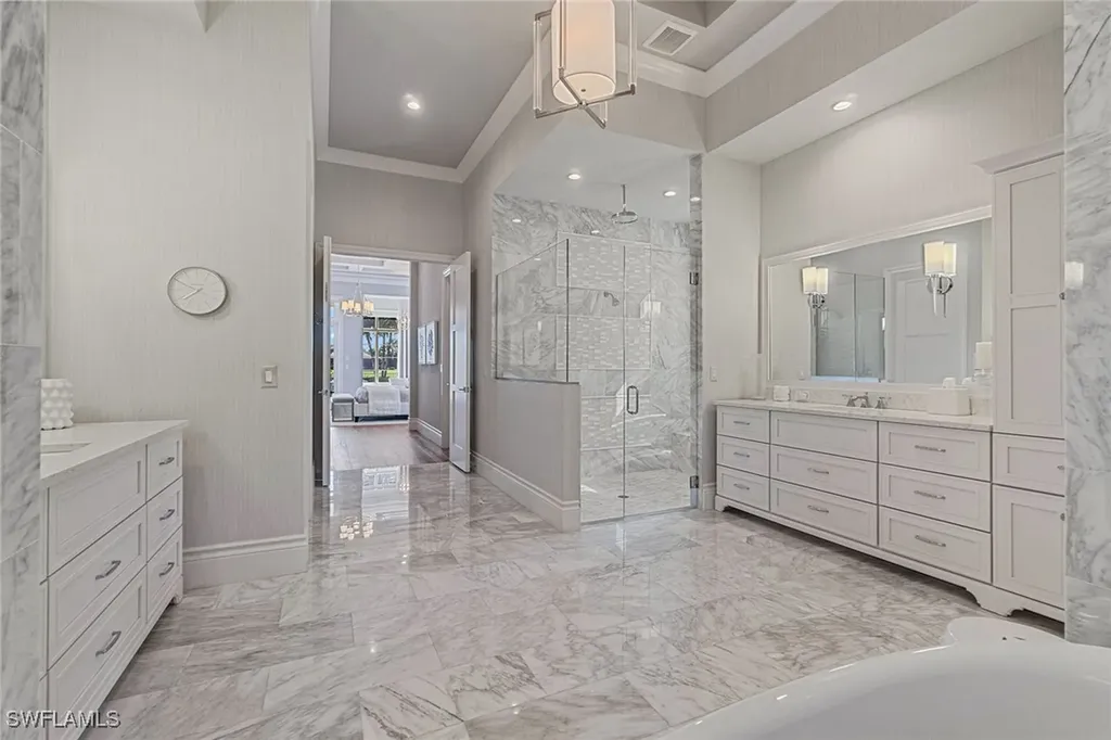 6188 Freemont Drive Naples FL 34119