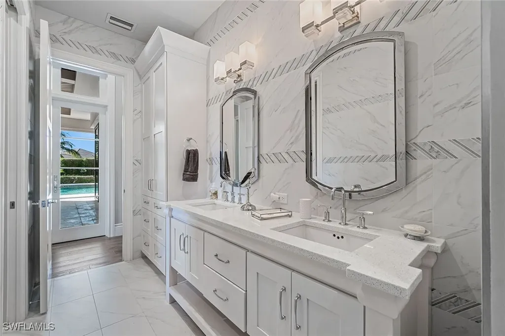 6188 Freemont Drive Naples FL 34119