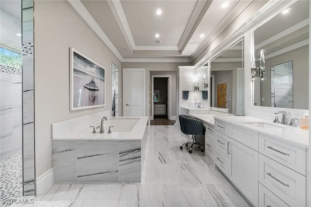 6188 Freemont Drive Naples FL 34119