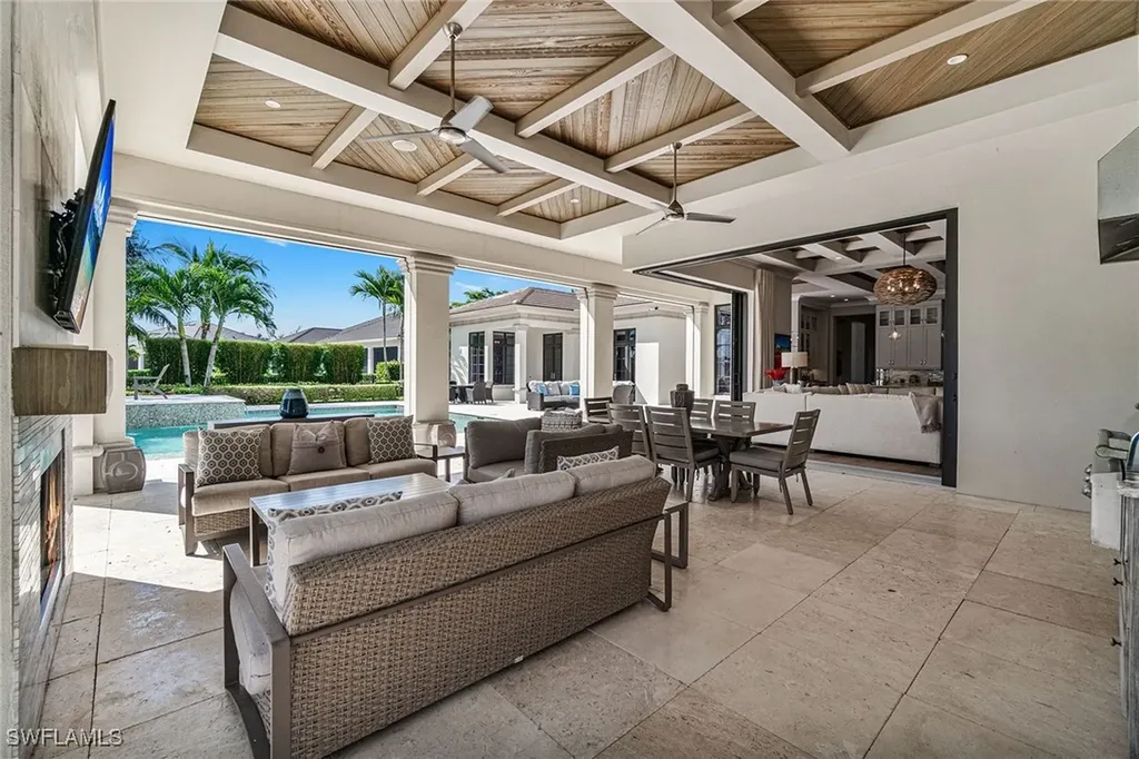 6188 Freemont Drive Naples FL 34119