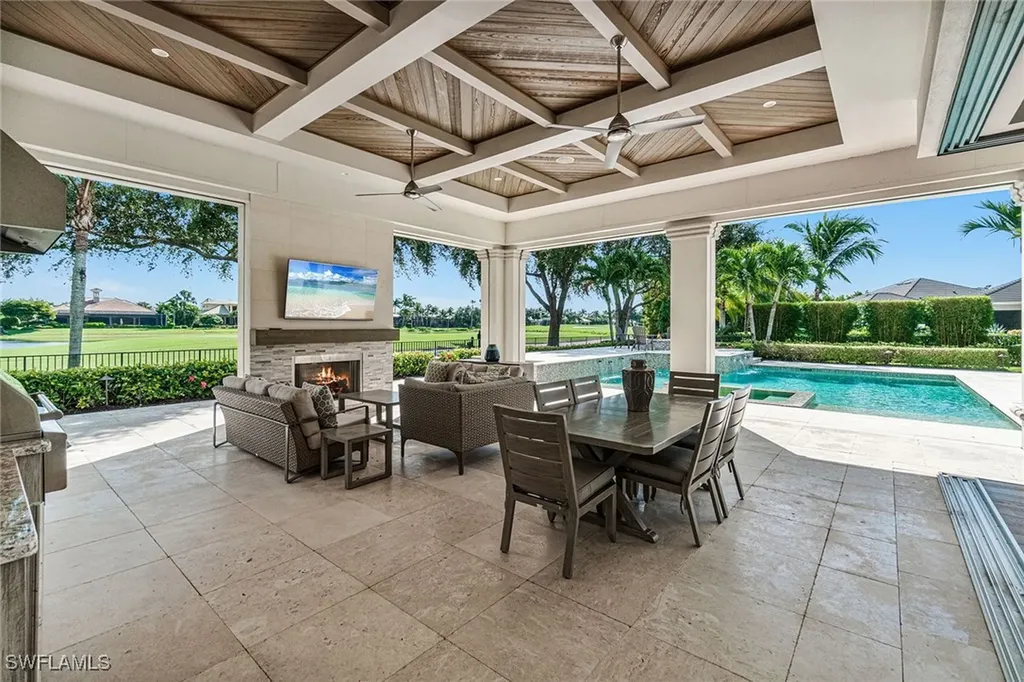 6188 Freemont Drive Naples FL 34119