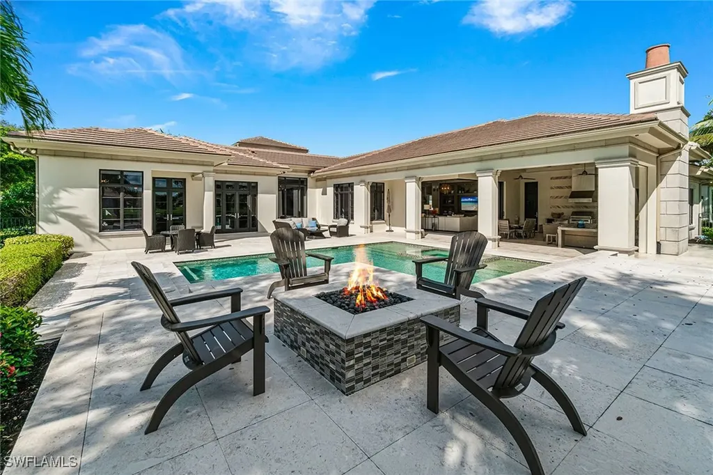 6188 Freemont Drive Naples FL 34119