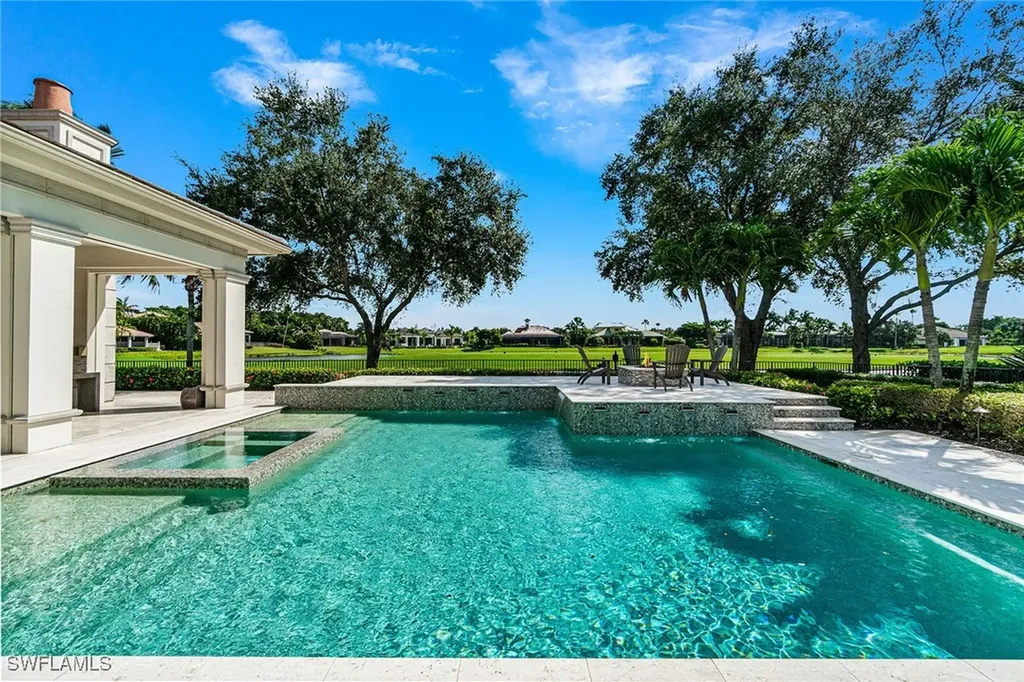 6188 Freemont Drive Naples FL 34119