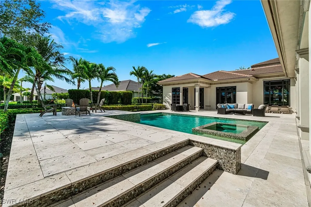 6188 Freemont Drive Naples FL 34119