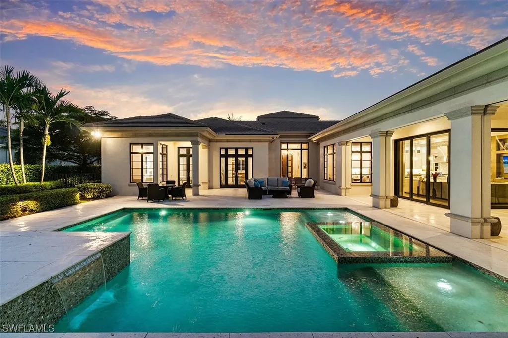 6188 Freemont Drive Naples FL 34119