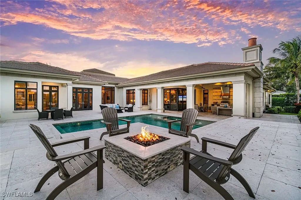 6188 Freemont Drive Naples FL 34119