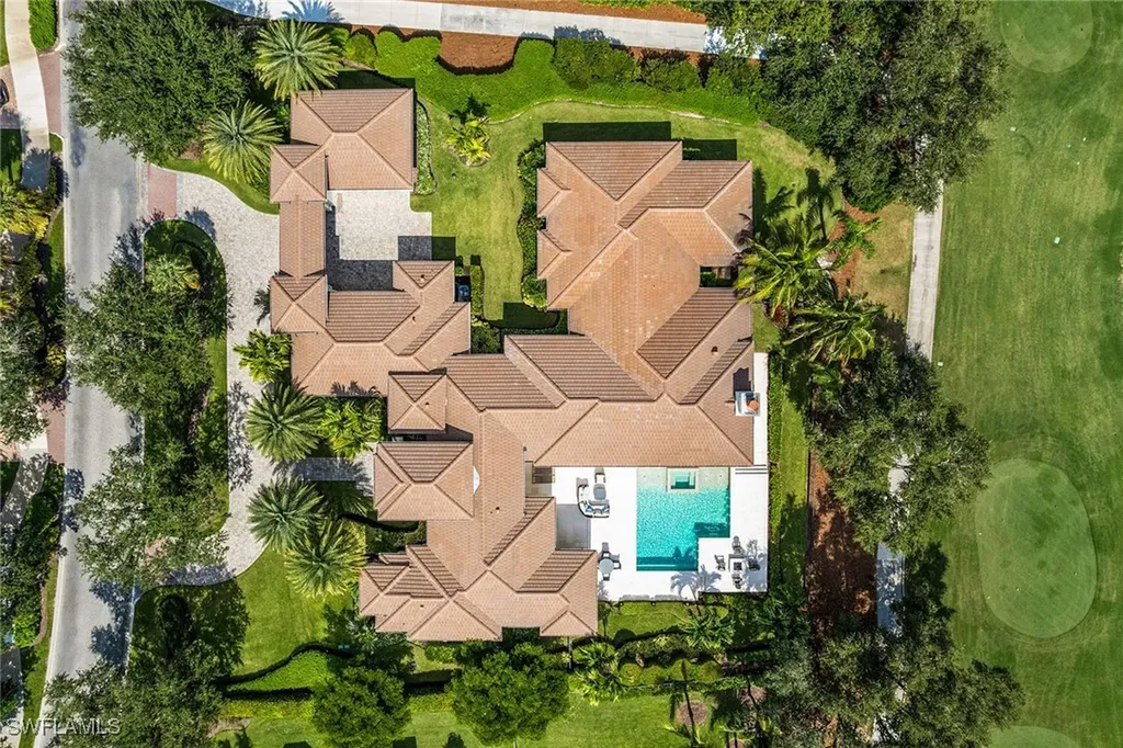 6188 Freemont Drive Naples FL 34119