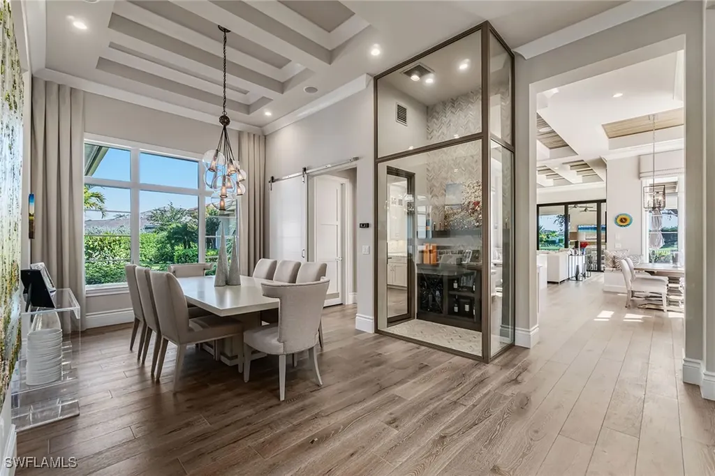 6188 Freemont Drive Naples FL 34119