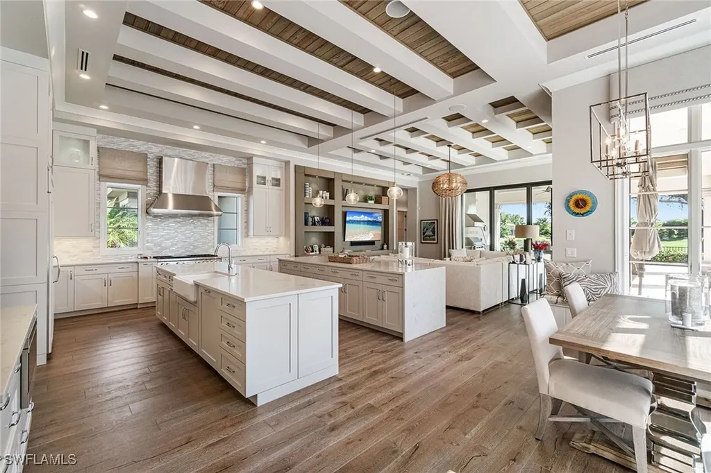 6188 Freemont Drive Naples FL 34119