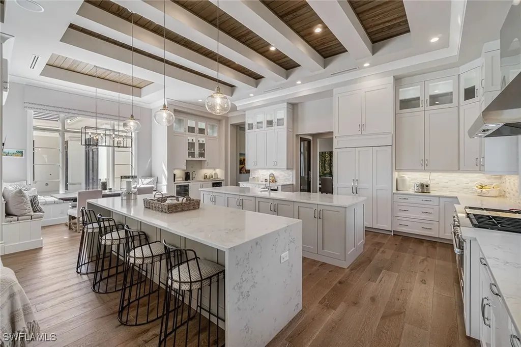 6188 Freemont Drive Naples FL 34119