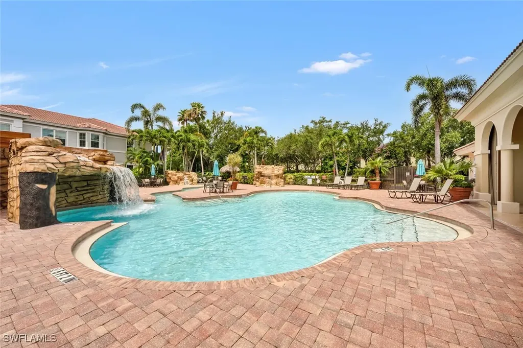 612 El Camino Real Naples FL 34119