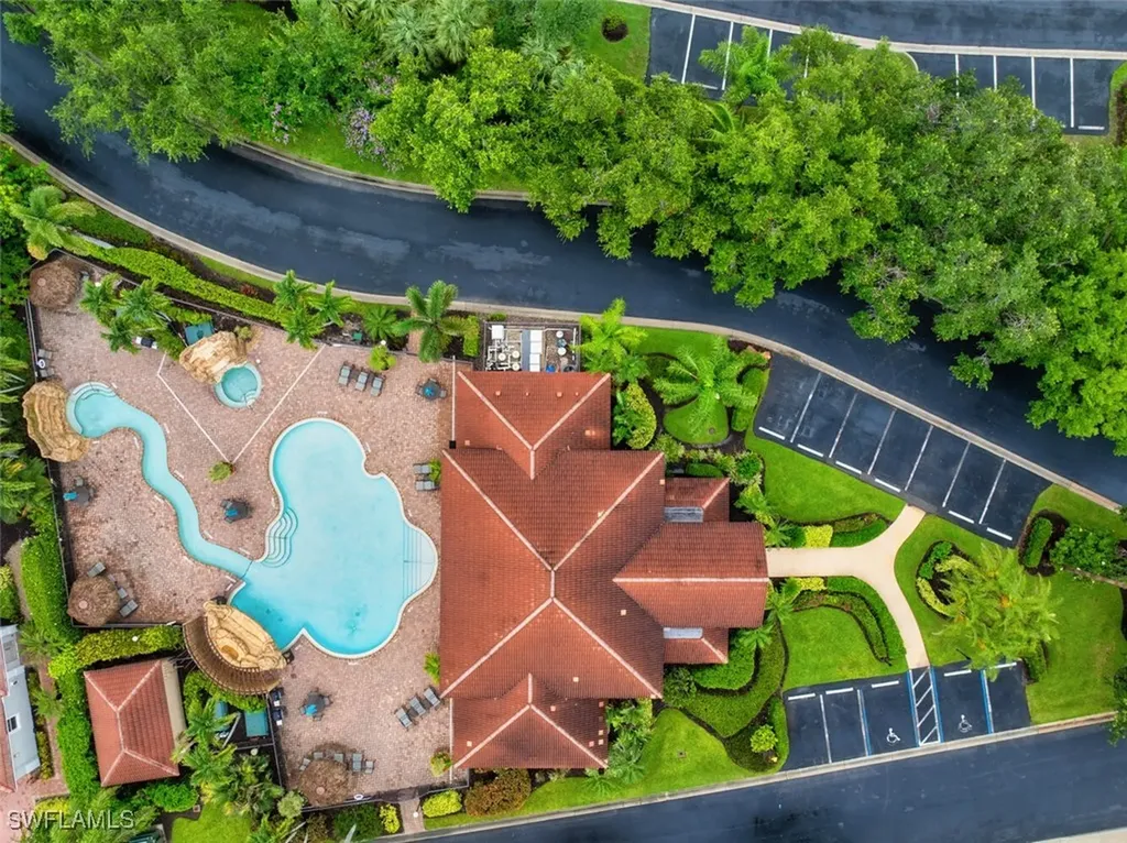 612 El Camino Real Naples FL 34119
