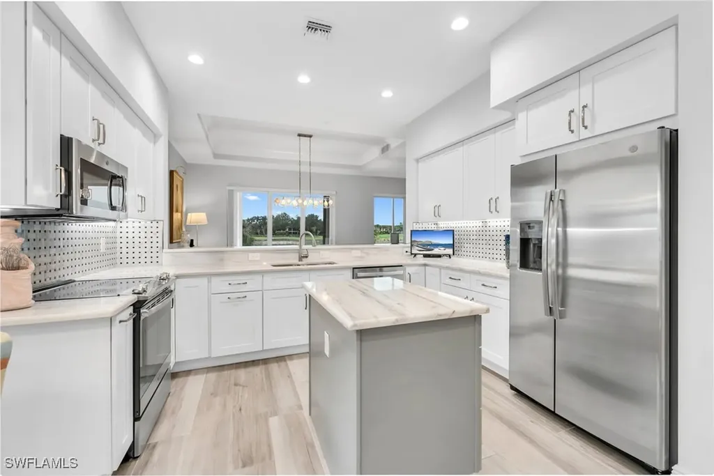 612 El Camino Real Naples FL 34119