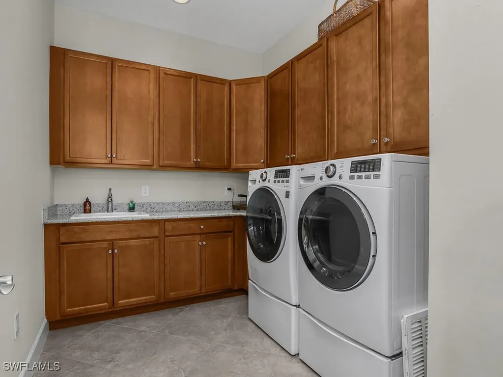 7113 Dominica Drive Naples FL 34113