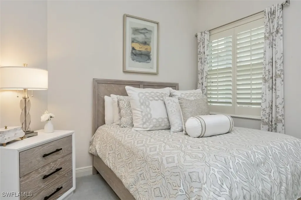 605 El Camino Real Naples FL 34119