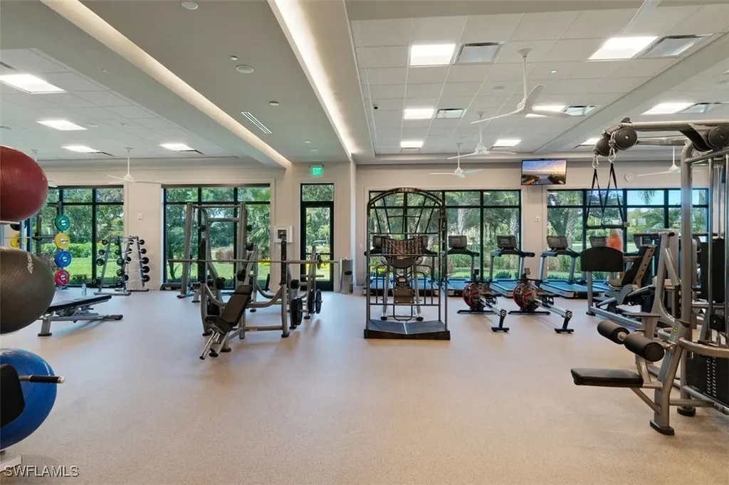 605 El Camino Real Naples FL 34119