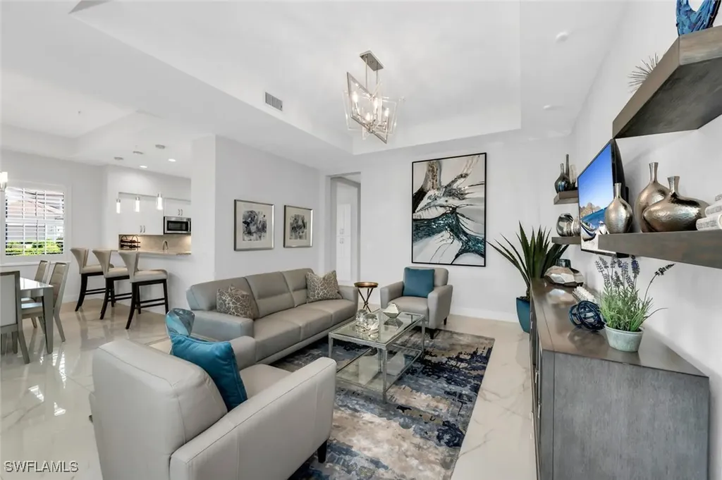605 El Camino Real Naples FL 34119