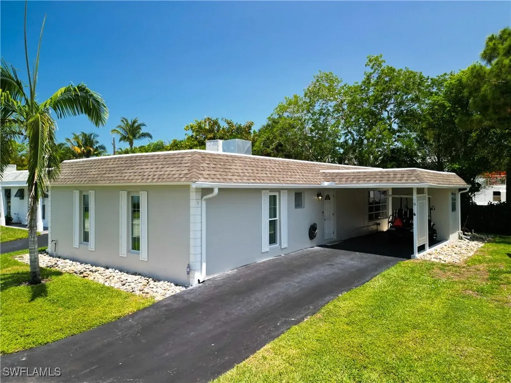 9 Knights Bridge Road Naples FL 34112