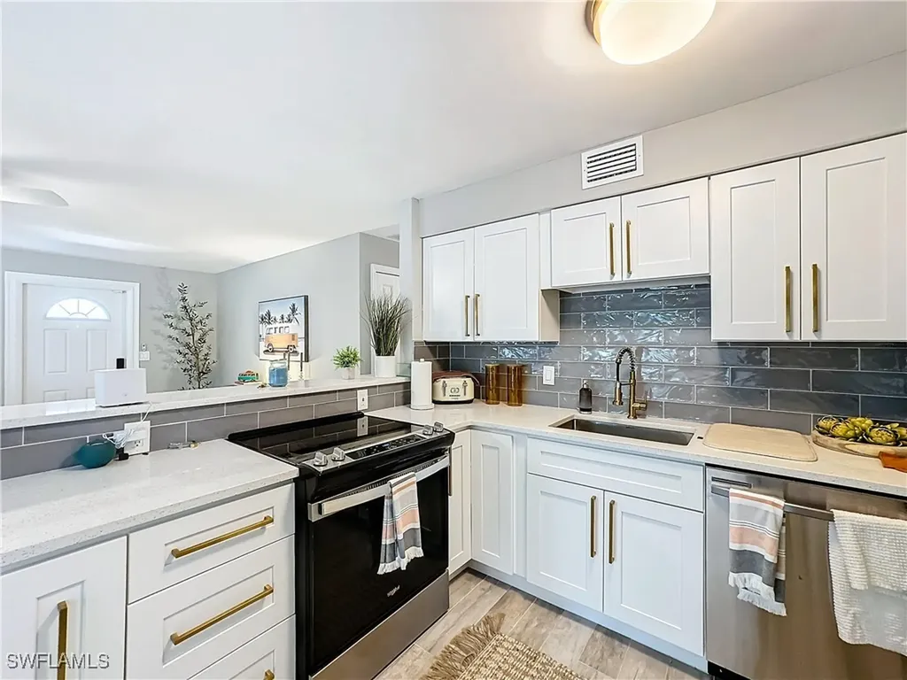 9 Knights Bridge Road Naples FL 34112