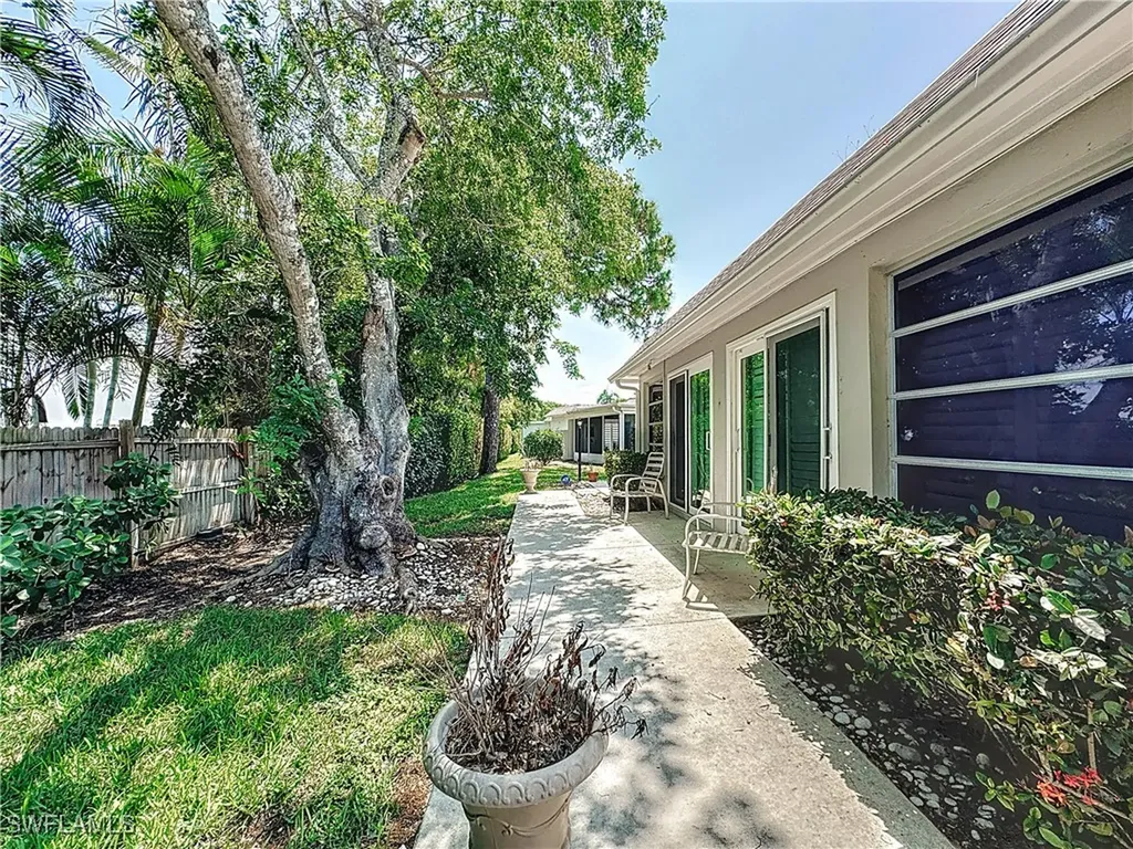 9 Knights Bridge Road Naples FL 34112