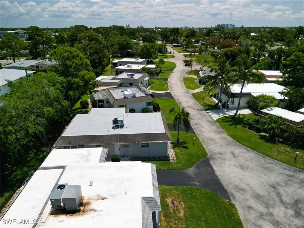 9 Knights Bridge Road Naples FL 34112