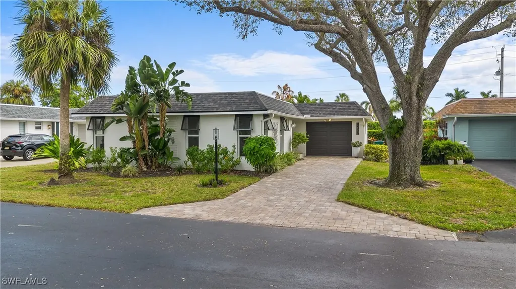 260 Lanchester Court Naples FL 34112