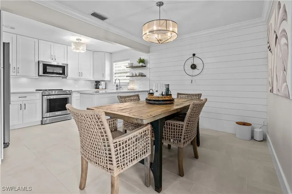 260 Lanchester Court Naples FL 34112