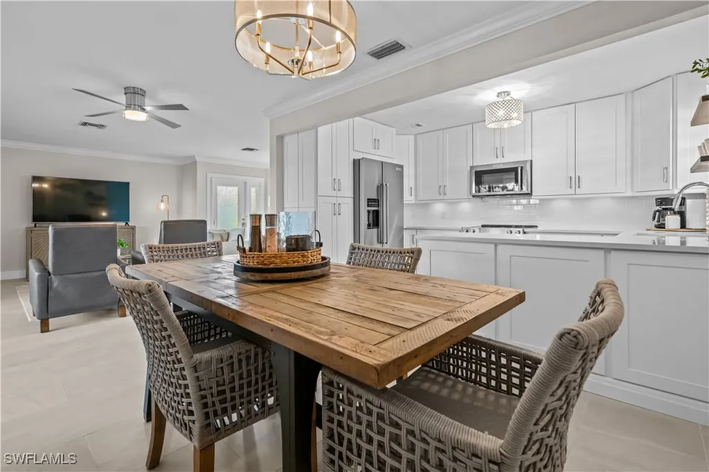 260 Lanchester Court Naples FL 34112