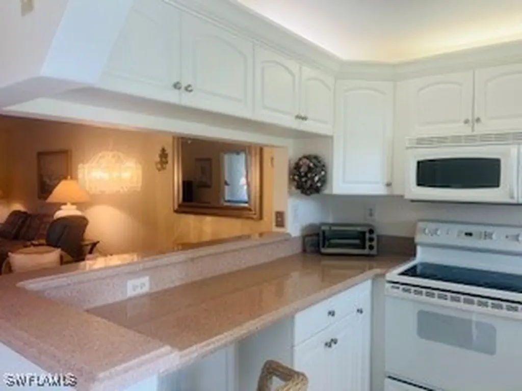 41 High Point Circle S Naples FL 34103
