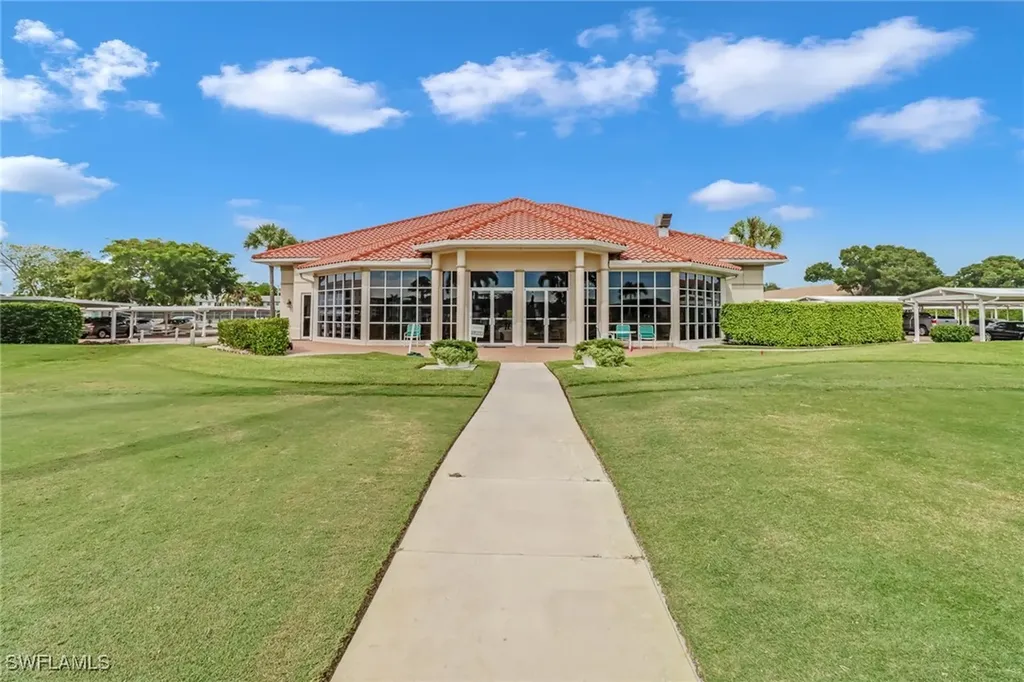 41 High Point Circle S Naples FL 34103