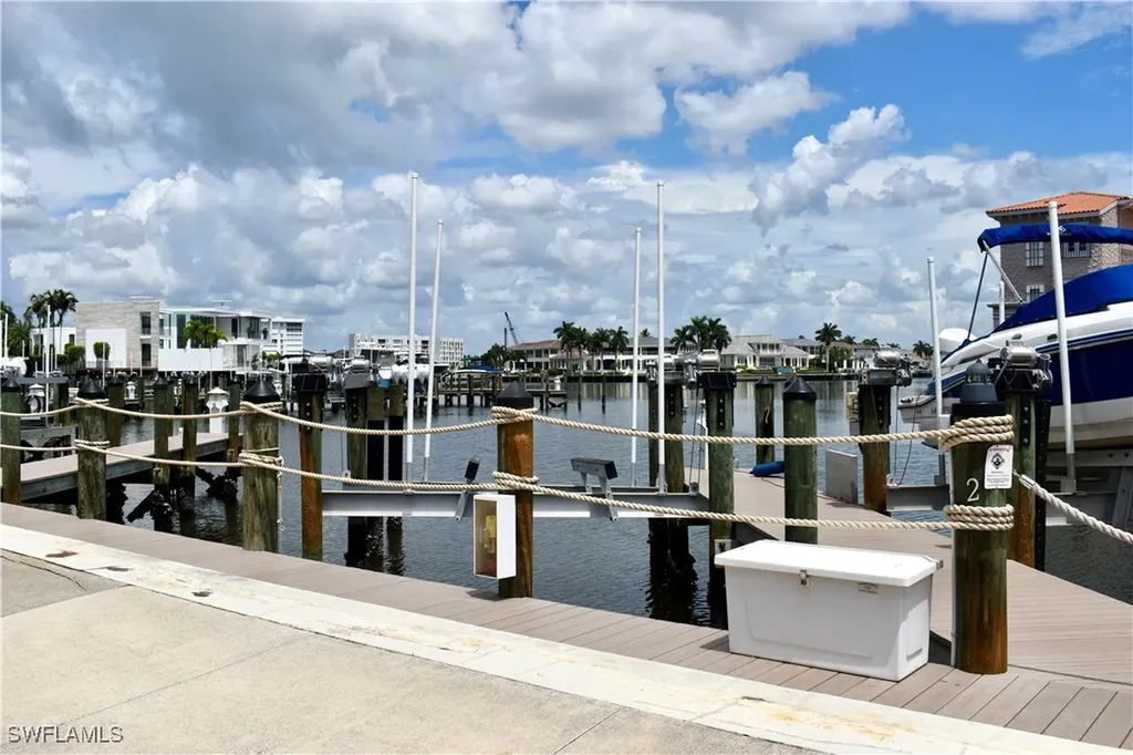 4090 Gulf Shore Boulevard N Naples FL 34103