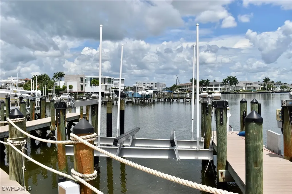 4090 Gulf Shore Boulevard N Naples FL 34103