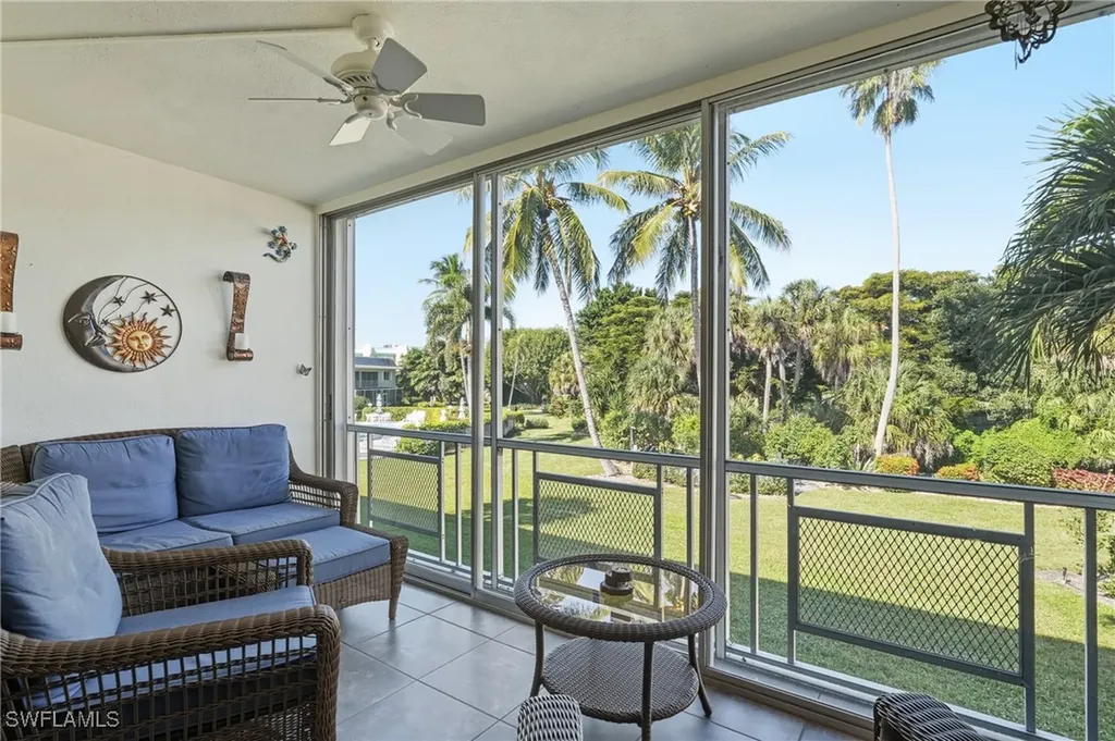 215 Cypress Way E Naples FL 34110