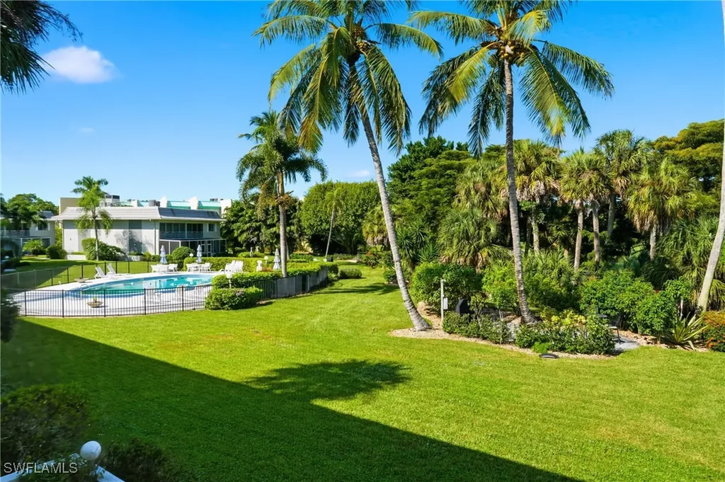 215 Cypress Way E Naples FL 34110
