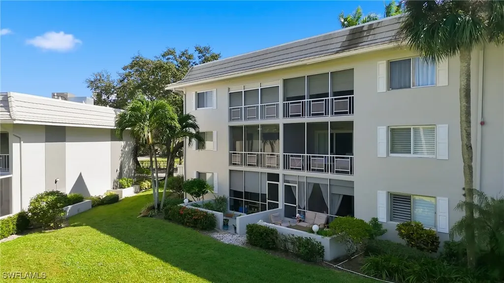 215 Cypress Way E Naples FL 34110