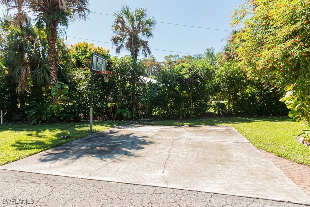 740 31st Street SW Naples FL 34117