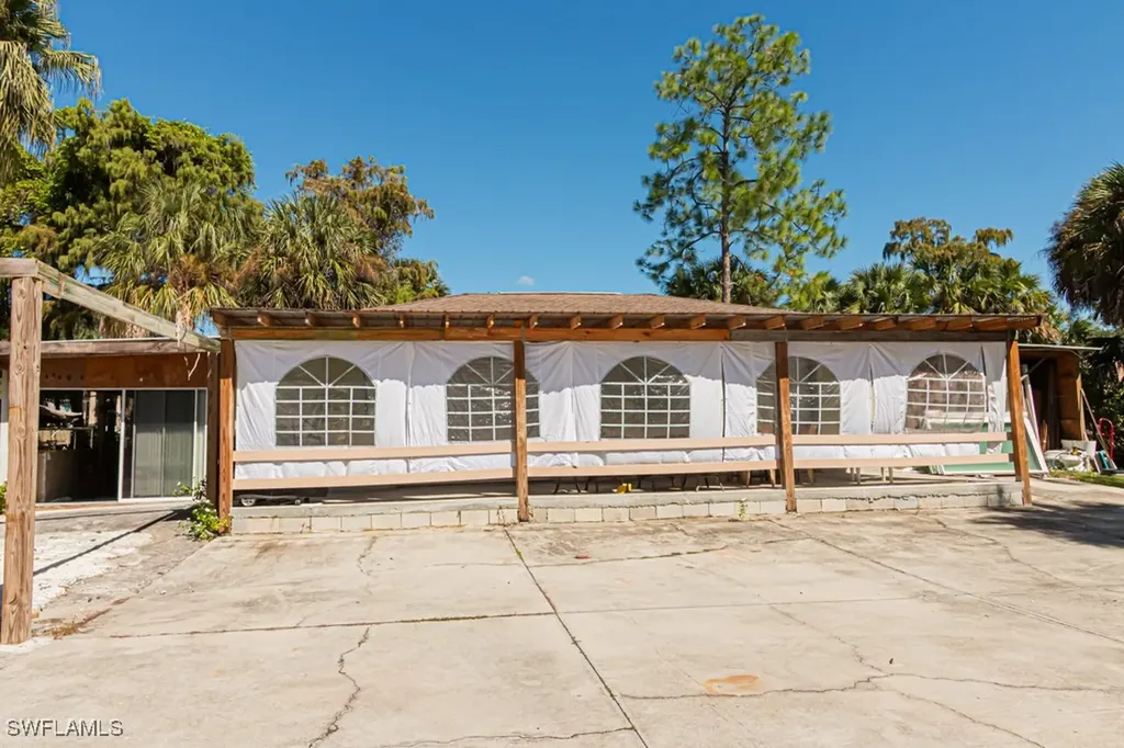 740 31st Street SW Naples FL 34117