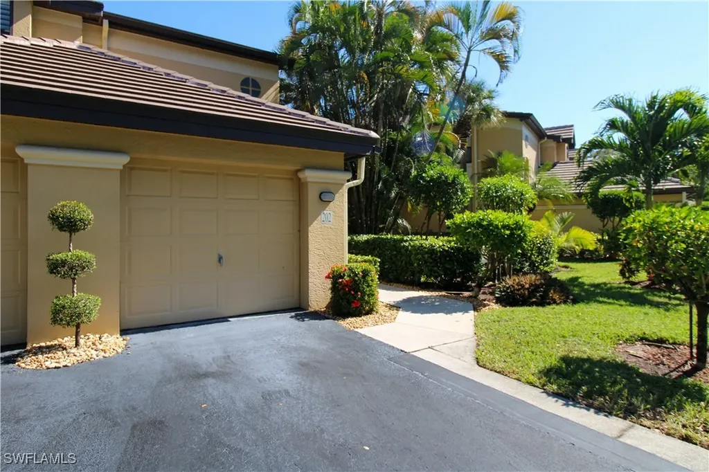 172 Vintage Circle Naples FL 34119