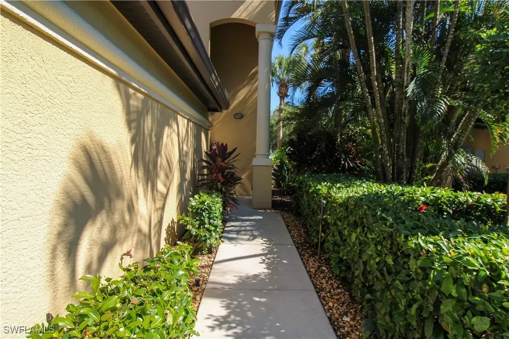 172 Vintage Circle Naples FL 34119