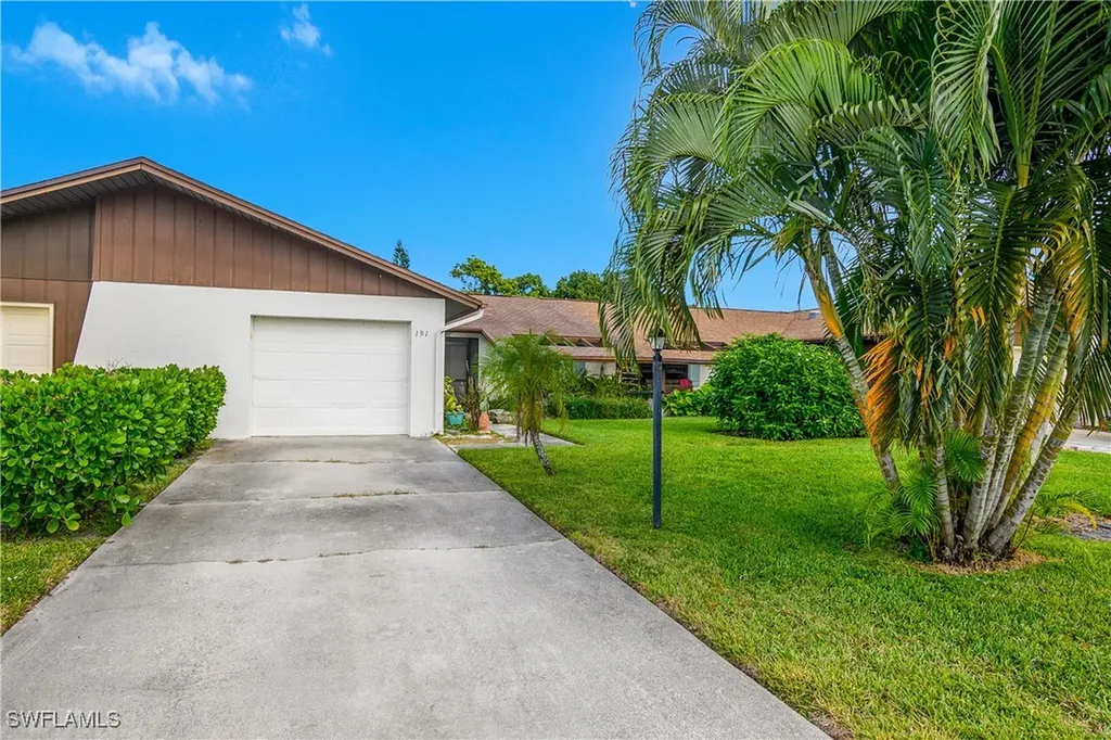 191 Round Key Circle Naples FL 34112