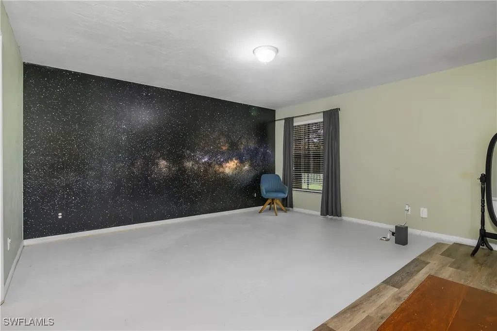 191 Round Key Circle Naples FL 34112