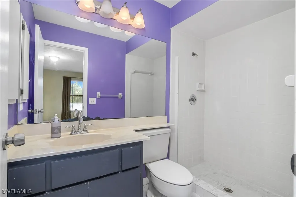 191 Round Key Circle Naples FL 34112