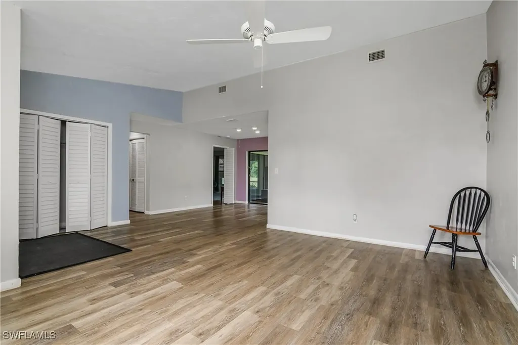 191 Round Key Circle Naples FL 34112